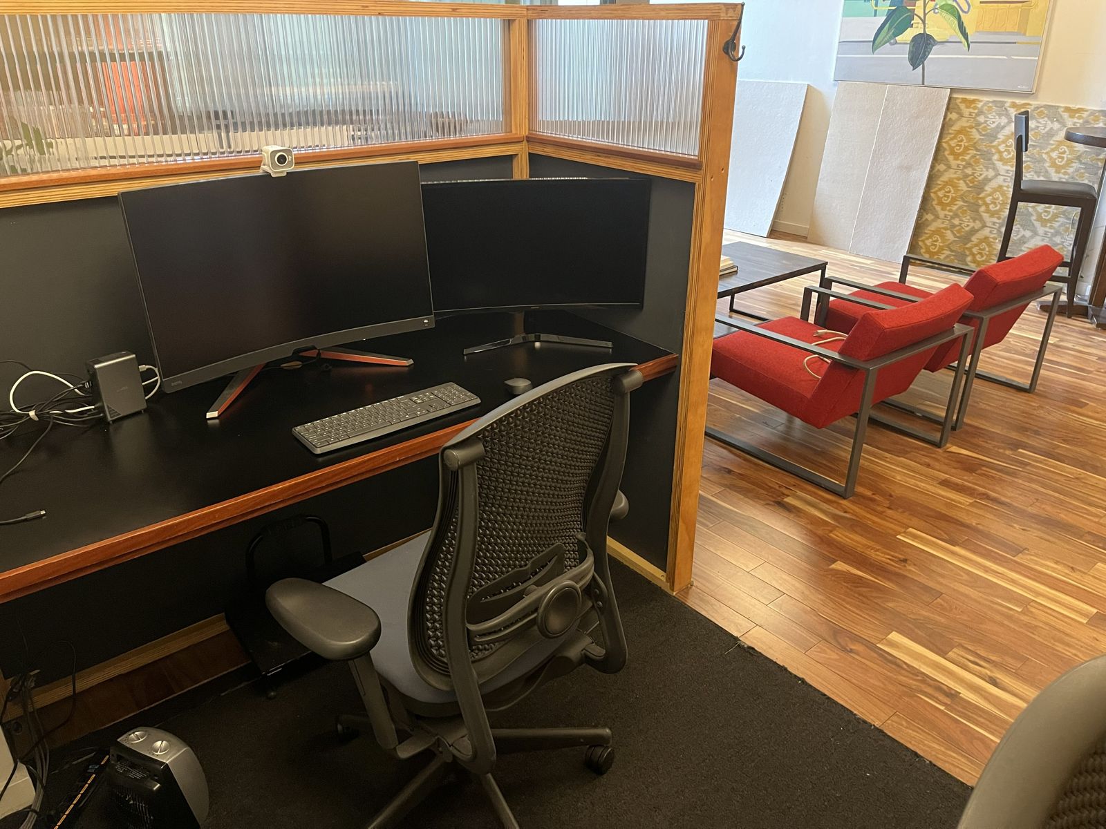 A cube workspace seen from inside